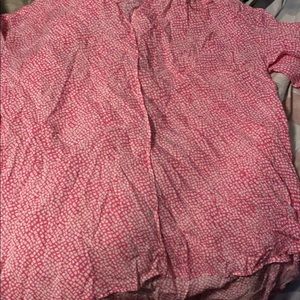 Selling clothes from large to xtra large for 10 to 15 dollars lmk